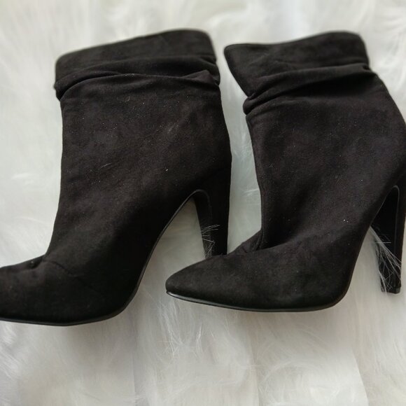 Chic Black Suede Ankle Boots - Used - Picture 2 of 2